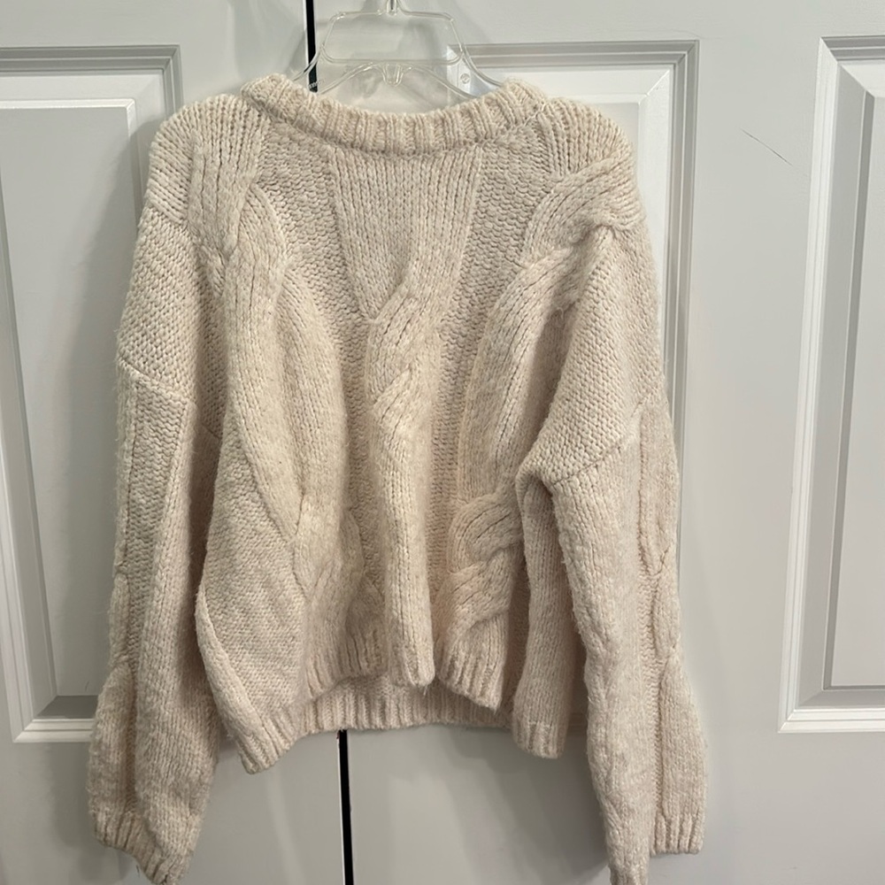 stradivarius chunky cable knit sweater